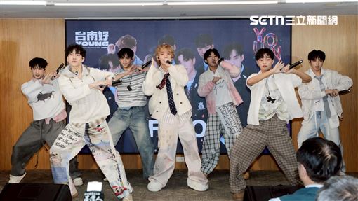 來台南跨年！登場男團曝光　迷妹跟到市府