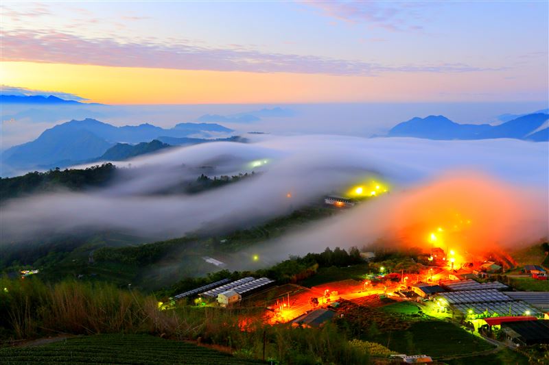 嘉義縣阿里山隙頂風景區琉璃光（圖／嘉義縣文觀局提供）