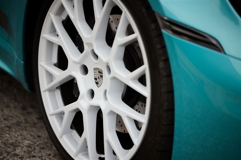 20／21吋RS Spyder輪圈同樣採用雙色設計。（圖／Porsche提供）