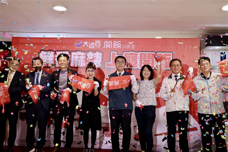 開飯川食堂台南成功店暖心開幕，款待公益團體用餐。（圖／饗賓集團提供）