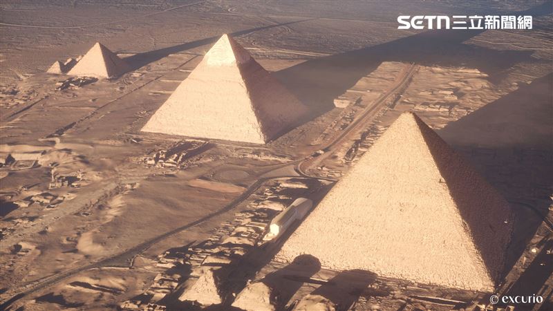 VR沉浸探險一秒置身古埃及！登上古夫金字塔，穿越4500年親臨法老葬禮。 （圖／奇美博物館提供）