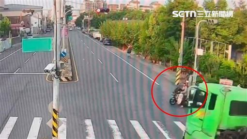 驚悚畫面曝光！砂石車闖紅燈撞資源回收嬤