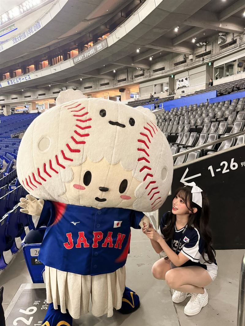 「AI女神」李珠珢近日前往東京巨蛋代表韓國隊應援（圖／翻攝自IG @0724.32）