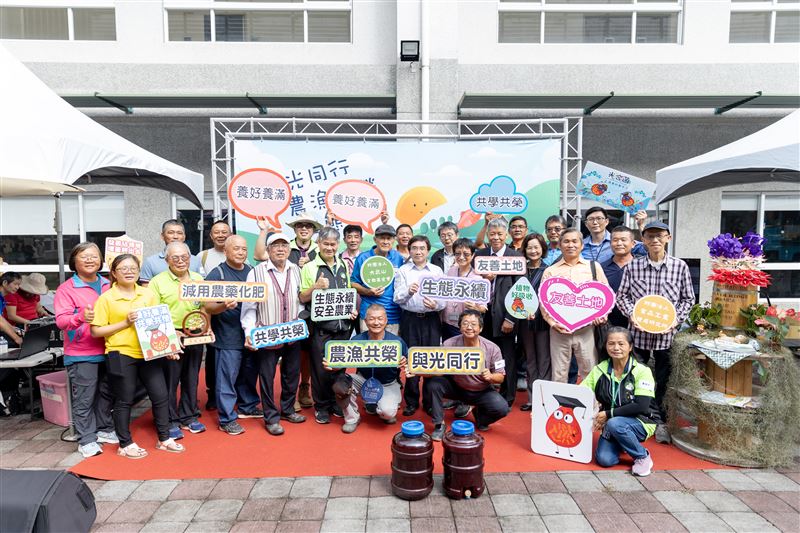 食品所自2015年起推動光合菌培養課程，後續在農糧署及漁業署的支持下，擴大「農業光合菌」與「水產養殖光合菌」系列課程。（圖／翻攝畫面）