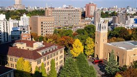 有1名中國留學生吞苦果，因涉及多益成績爭議，收到早稻田大學停學處分。（翻攝自早稻田大學臉書）