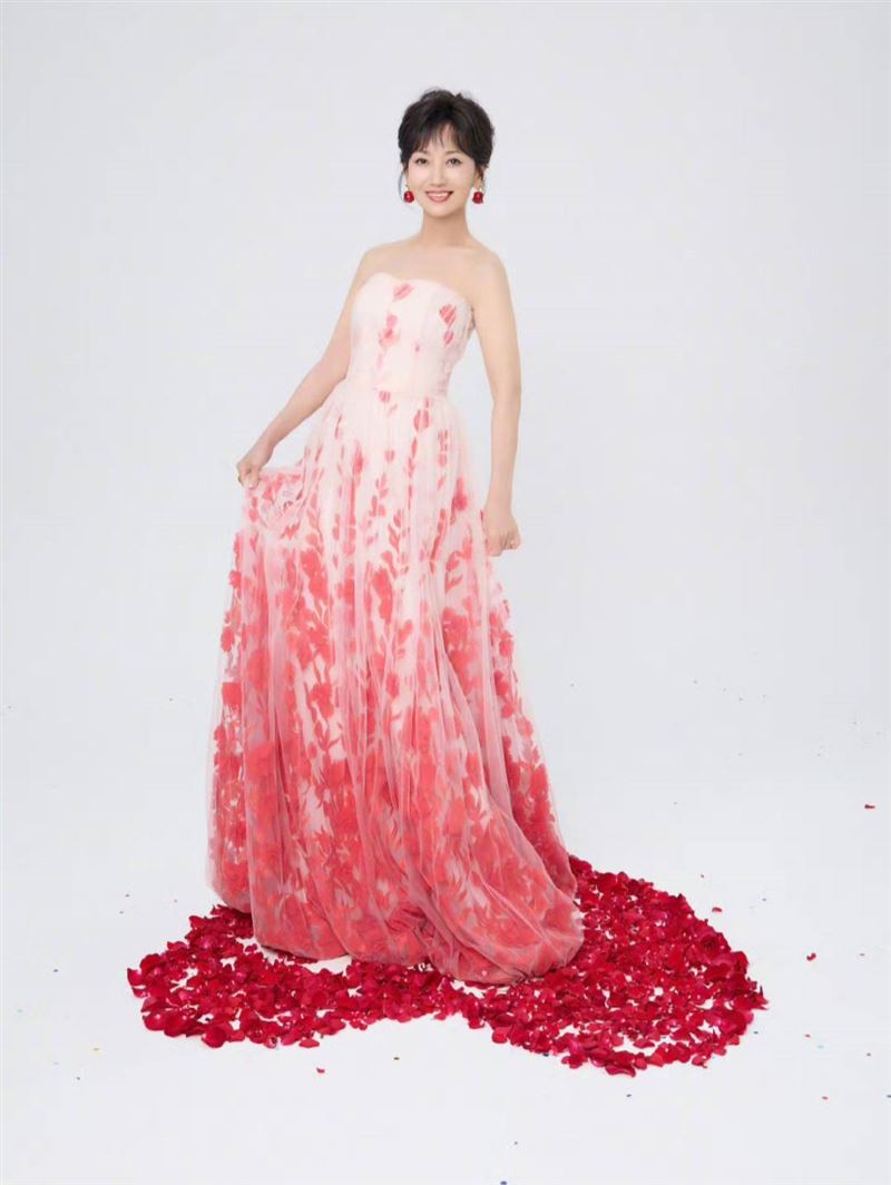 趙雅芝身材保養有佳。（圖／翻攝自趙雅芝微博）