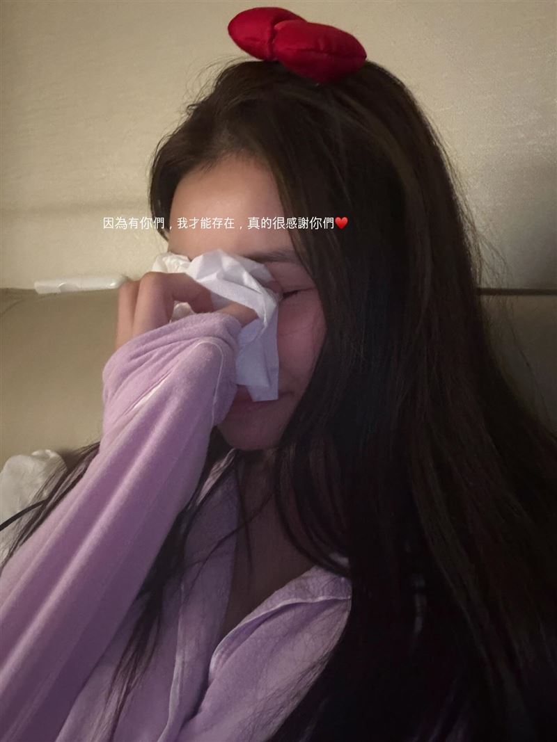 李多慧感動拭淚。（圖／翻攝自Threads @le_dahye）