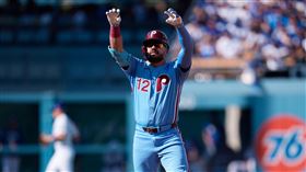 舒瓦伯（Kyle Schwarber）拒絕費城人提出的合格報價，正式成為自由球員。（圖／美聯社／達志影像）