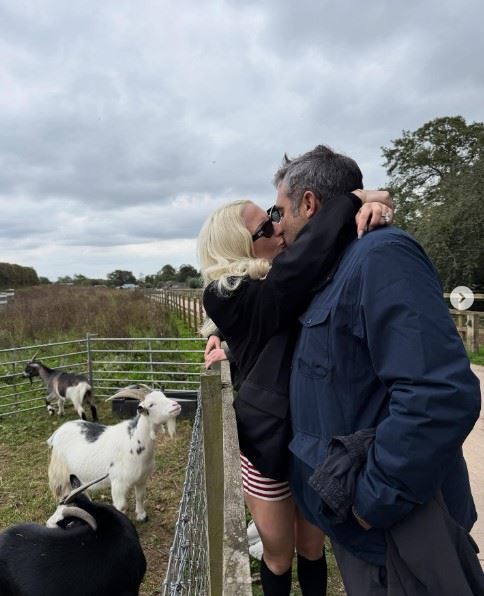 Lady Gaga表示，她與未婚夫麥可・波蘭斯基計畫很快結婚，並坦言現階段最想實現的願望就是「當一個媽媽」。（圖／翻攝自IG @ladygaga）