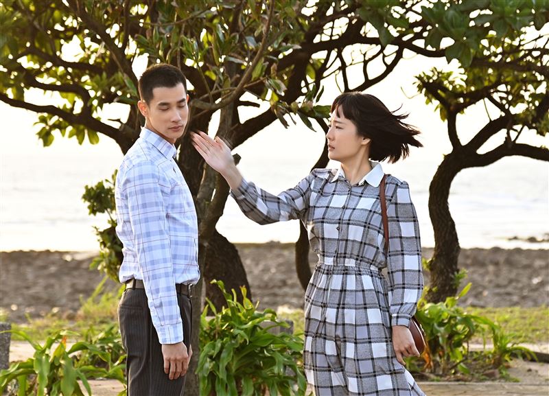 盧彥澤（左）劇中提分手被何宜珊呼巴掌。（圖／台視提供）