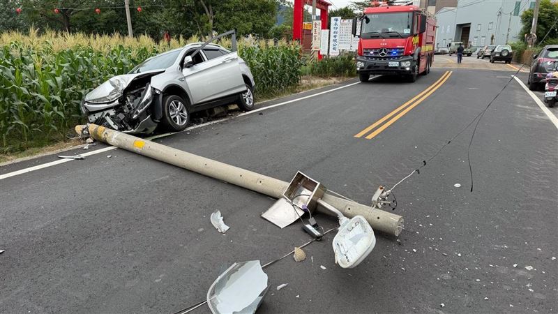 剛離院！台中男胸痛自撞斷電桿⋯又被送醫
