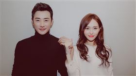 ▲中國男星羅晉（左）和唐嫣（右）是娛樂圈中的甜蜜夫妻。（圖／翻攝自 羅晉微博）