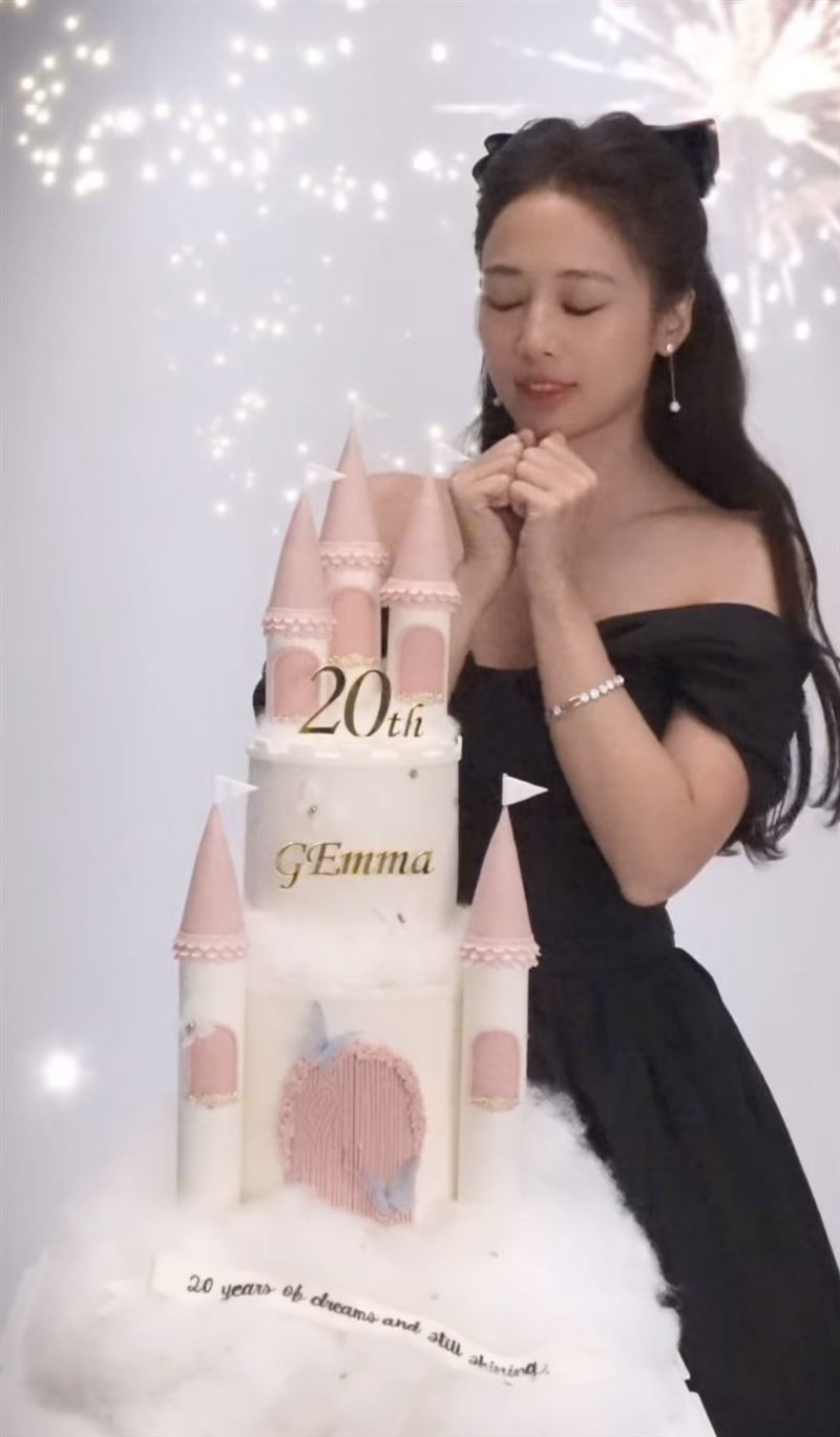 女藝人吳映潔（鬼鬼）表示，感謝粉絲一路以來的陪伴。（圖／翻攝自吳映潔臉書）