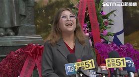 對於說前總統馬英九「最沒用」，何鷹鷺哈哈笑說，是開玩笑，「當然這也是事實」（圖／翻攝畫面）