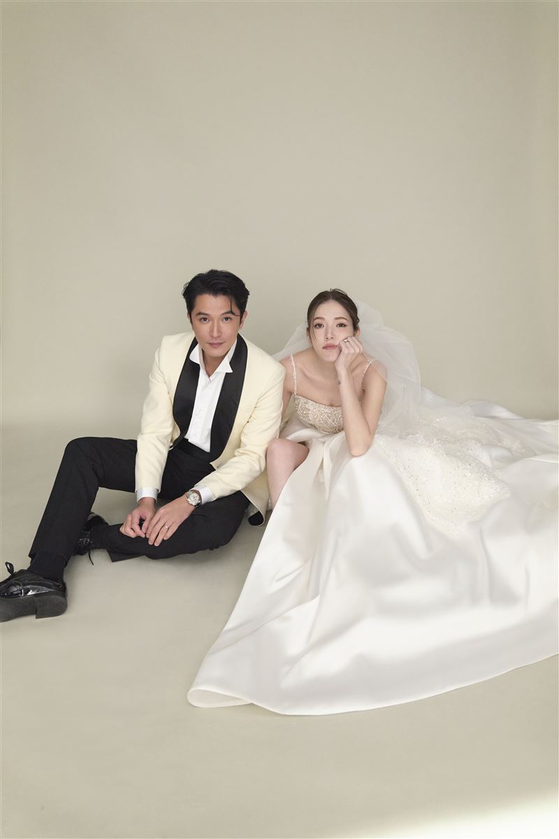 許瑋甯、邱澤分享夫妻婚紗照。（圖／夏朵創意行銷提供）
