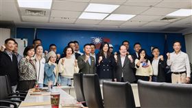 鄭麗文拜訪國民黨台北市議會黨團。（圖／翻攝自鄭麗文臉書）