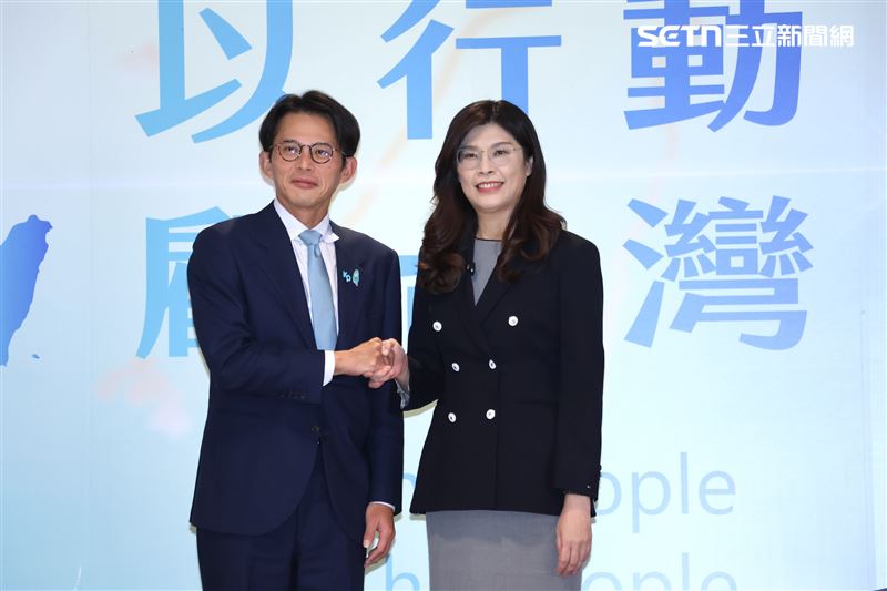 藍白合「鄭黃會」，民眾黨主席黃國昌（左）、國民黨主席鄭麗文（右）（圖／記者鄭孟晃攝影）