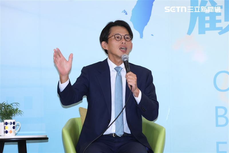 藍白合「鄭黃會」，黃國昌表示會責成智庫去國民黨請益，針對具體政策開始談。鄭麗文也表示，未來會積極在智庫層面對接。（圖／記者鄭孟晃攝影）