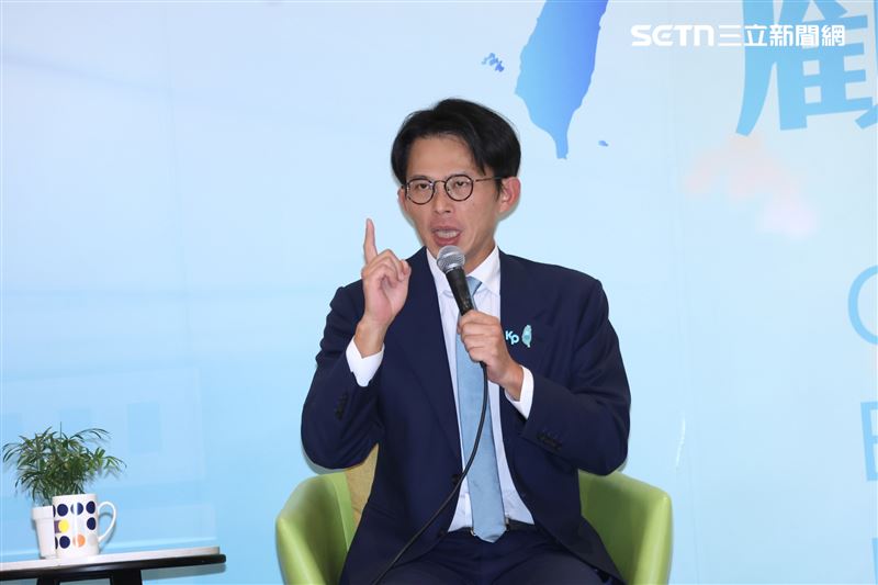 藍白合「鄭黃會」，國民黨主席鄭麗文、民眾黨主席黃國昌「在野領袖對話」。（圖／記者鄭孟晃攝影）