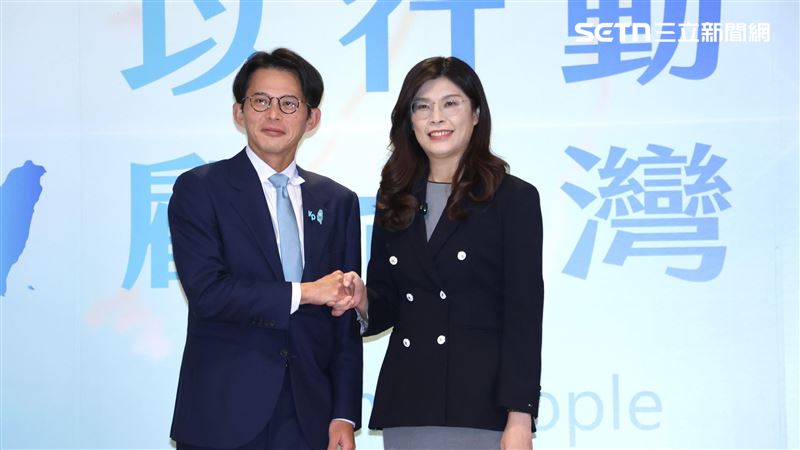 藍白合「鄭黃會」，民眾黨主席黃國昌（左）、國民黨主席鄭麗文（右）（資料圖／記者鄭孟晃攝影）