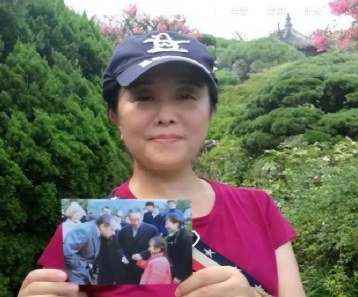 胡寧芳如今年過六旬，她說：「那一天，我一輩子都記得。」（圖／翻攝自微博）