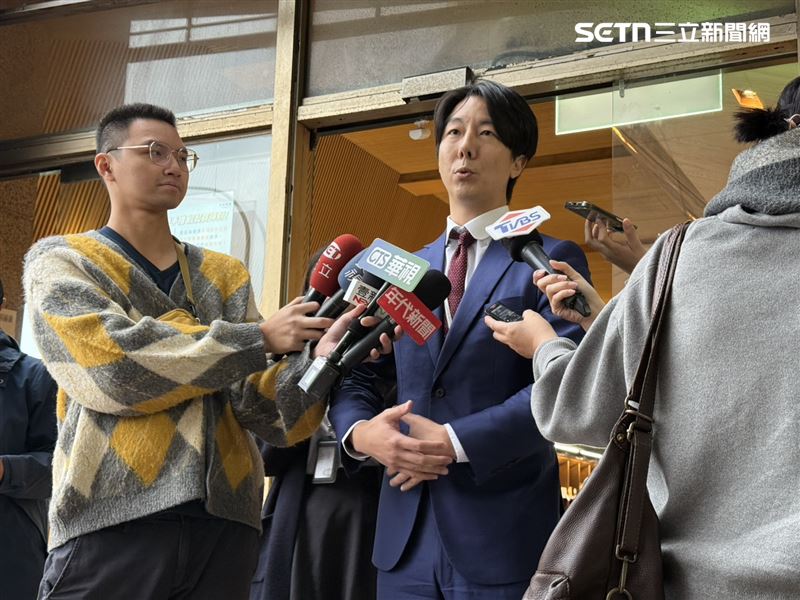 民進黨發言人吳崢表示，請蕭旭岑不要再牽拖民進黨，當一個有肩膀的人，為自己的說法解釋（圖／記者劉秀敏攝影）