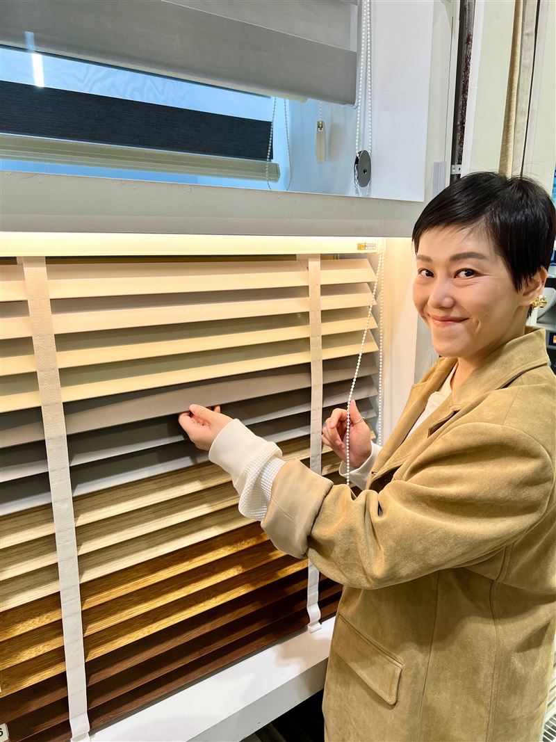 依居住環境善用不同材質「窗簾等軟裝」，從對外窗防堵濕冷空氣進入，同時打造理想居家風格。（圖／品牌業者提供）