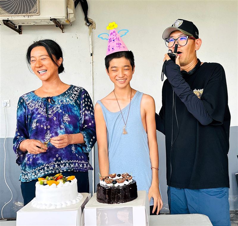 范冰冰遭兒子爆料戴假鼻子演出《地母》。（圖／海鵬影業提供）