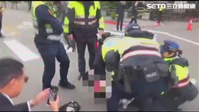 北市陳男開車直闖總統府側門管制區，險些影響到迎賓活動。（圖／翻攝畫面）