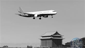 空職工稱這一次的空服員勞權運動為「白玫瑰運動」。一朵朵白玫瑰也紀念過世的孫姓空服員。