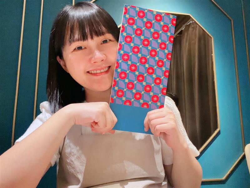 民眾黨新聞部主任吳怡萱喜獲女兒吳花果。（圖／翻攝自吳怡萱臉書）