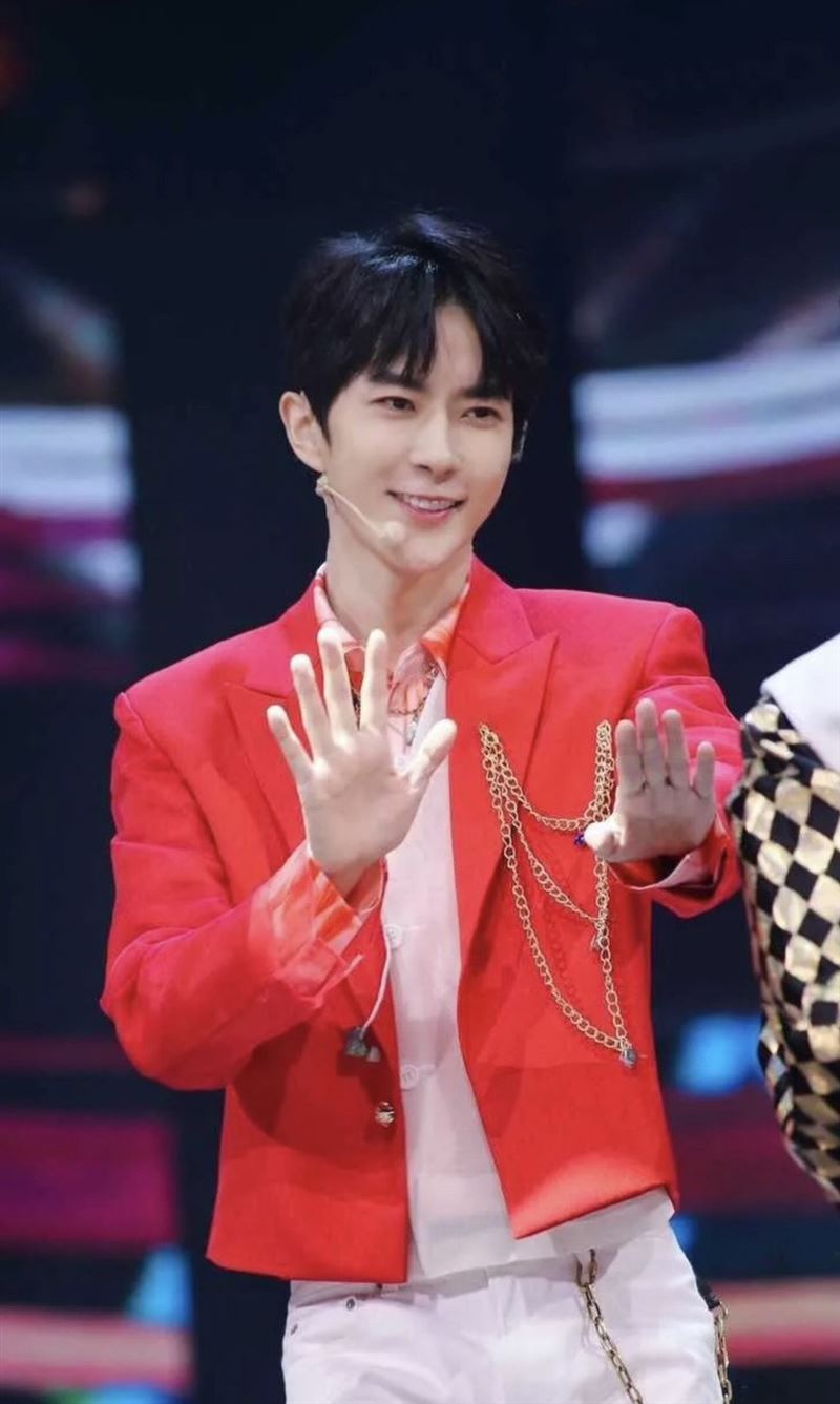 于朦朧被天娛傳媒掌握職涯走向。（圖／翻攝自于朦朧微博）