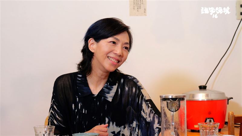 萬芳自曝昔日唱片大賣卻不快樂。（圖／公視提供）