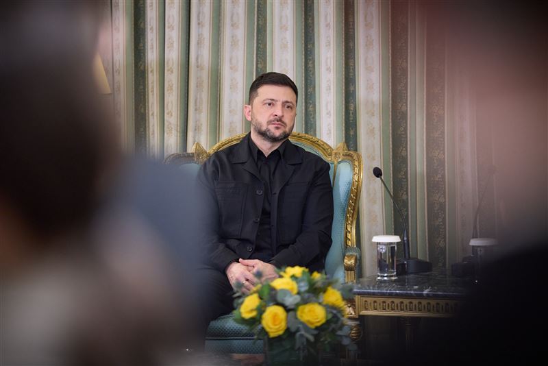 澤倫斯基正面臨戰爭與國內貪腐問題，陷入艱困挑戰。（圖／翻攝自X平台 @ZelenskyyUa）