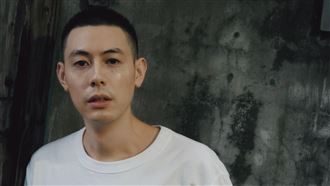 陳向熙閃兵神隱半年　理平頭證實入伍當兵