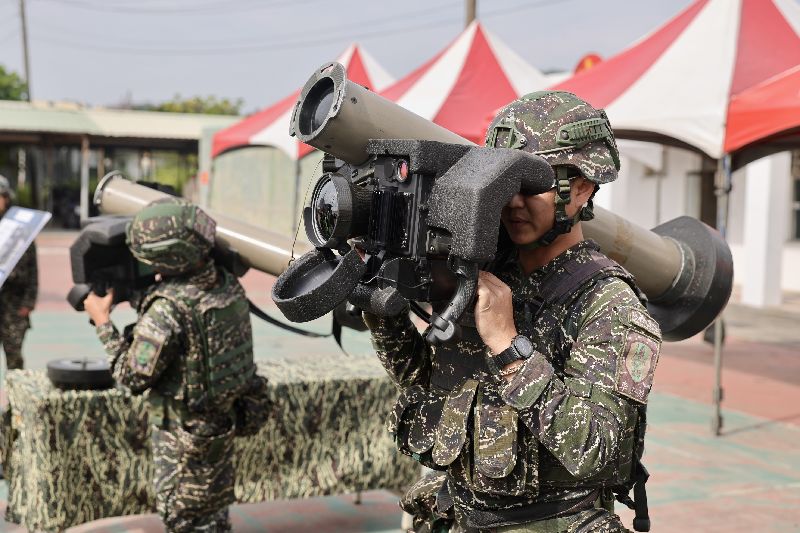 海軍新濱營區展出標槍反裝甲飛彈