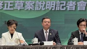 行政院長卓榮泰親上火線說明院版《財劃法》（圖／記者劉秀敏攝影）