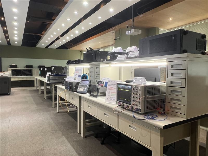 北科大衛星地面通訊接收設備。（圖／教育部提供）