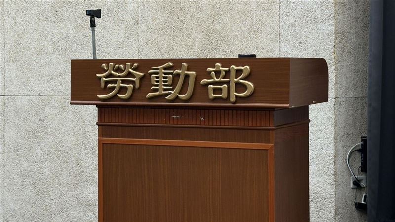 請假被懲罰求援無門 長榮空姐調查全曝光