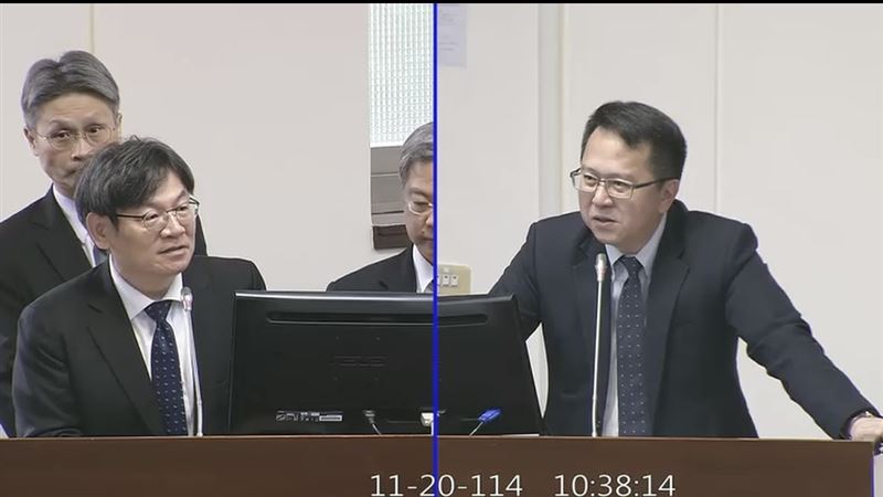 國發會主委、台積電董事葉俊顯（左）回答民進黨立委邱志偉追台積電二奈米製程，疑似遭退休大將帶到英特爾一案。（圖／翻攝國會頻道）