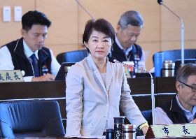 網紅入校逕行直播　盧秀燕宣布永不錄用