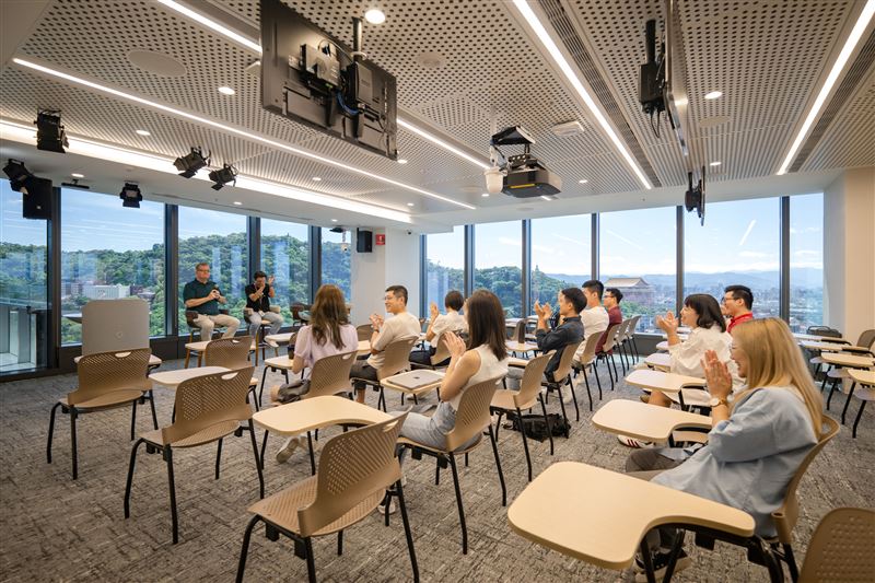 Google在台灣揭幕全新辦公室，辦公室會議空間