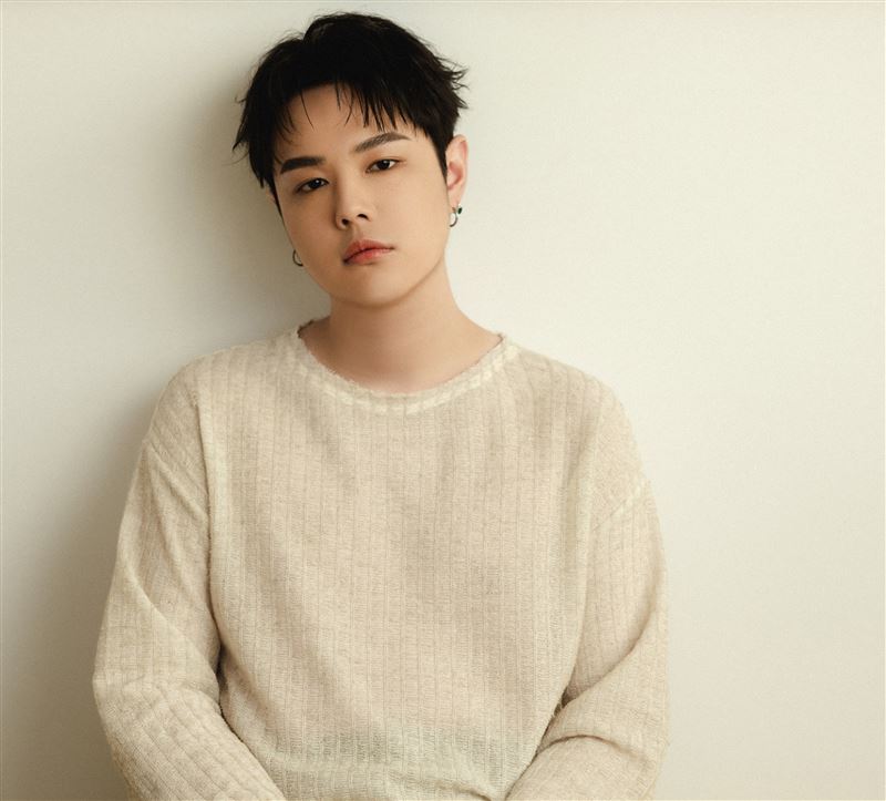 郭家瑋宣布加盟索尼音樂。（圖／索尼音樂提供）