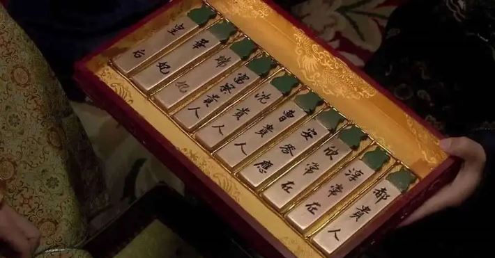 原本作為處理政務的抽牌制度，最後竟成為皇帝選妃的情色流程。（圖／翻攝自百度百科）