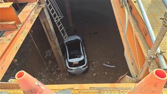 新／6旬婦大全聯購物　開車墜捷運工地B1