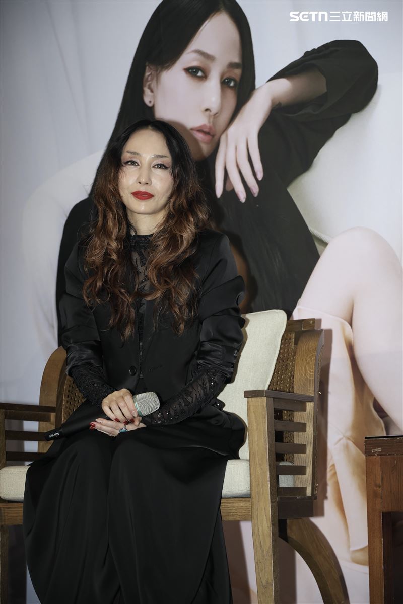 中島美嘉每天在家做重訓和發聲練習，維持演出狀態。（圖／記者鄭孟晃攝影）