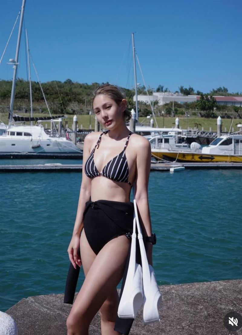 徐瑋吟曬出比基尼辣照。（圖／翻攝自IG）