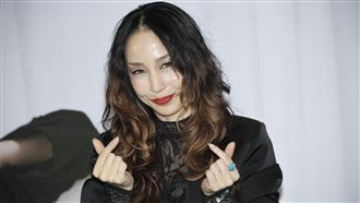 中島美嘉來台開唱先拜拜　揭光腳上台原因