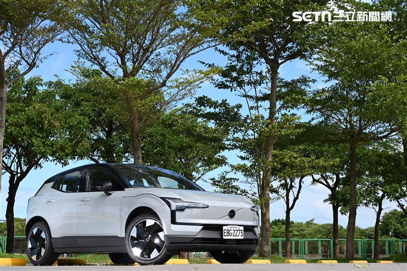 Volvo EX30 Plus與入門Core有明顯差距。（圖／記者鍾釗榛攝影）