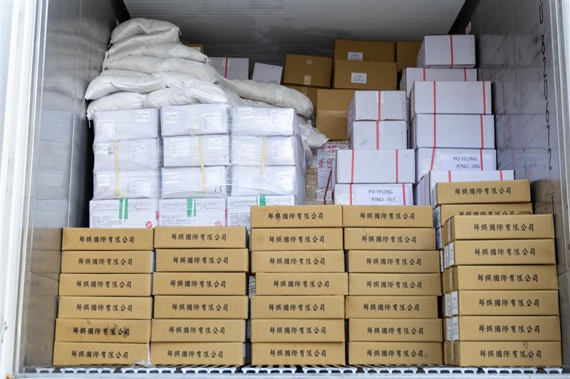 市長黃偉哲說，本次將出口1個20呎冷凍貨櫃的虱目魚排。（圖／取自台南市長黃偉哲臉書）